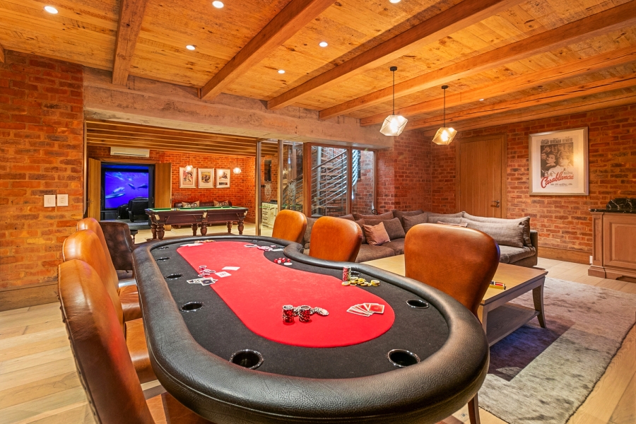 9 Bedroom Property for Sale in Beachy Head Western Cape